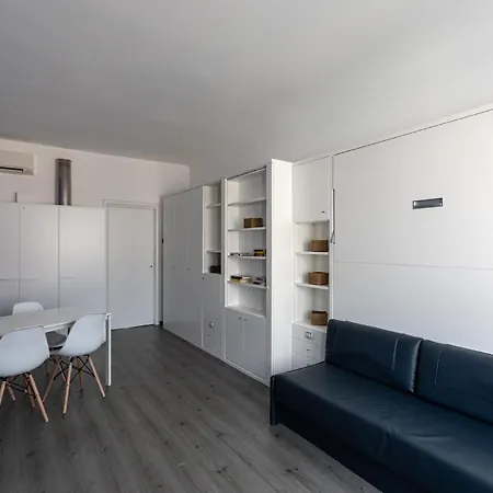 Stresa Residence شقة فندقية 4*