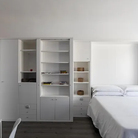 Stresa Residence アパートホテル