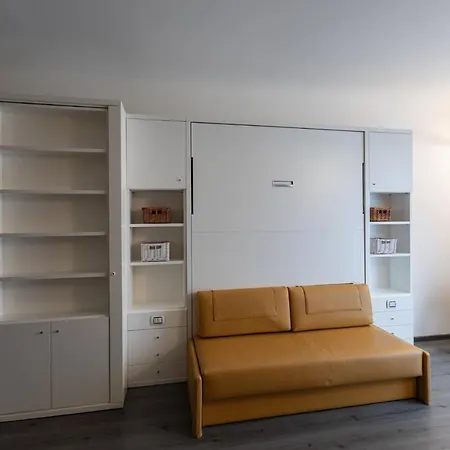 Stresa Residence מלון דירות 4*